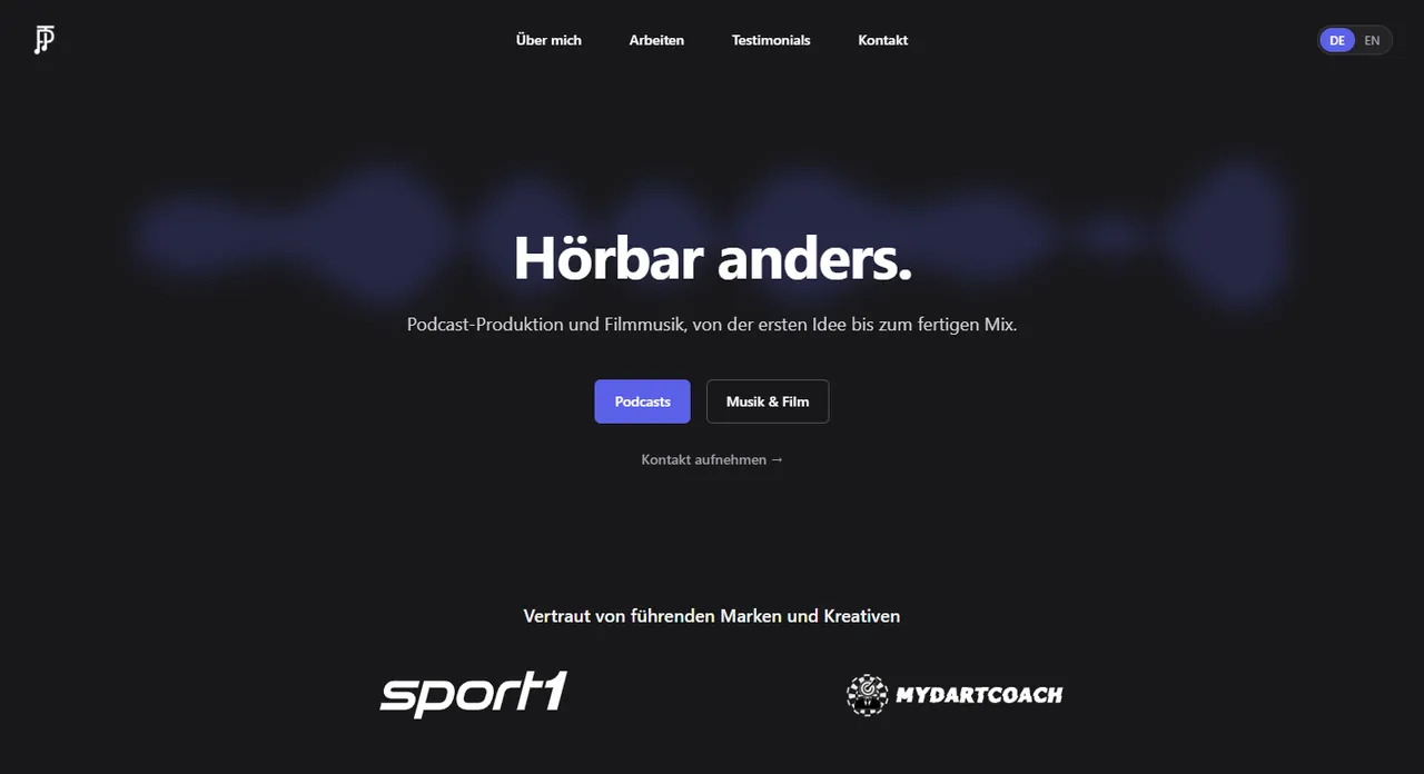 Startseite von toneful.de: die Headline „Hörbar anders“ vor einer dunklen, animierten Wellenform